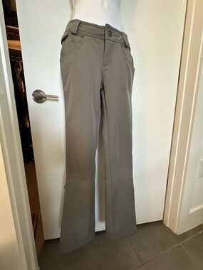 Volcom snowboarding pants. Grey